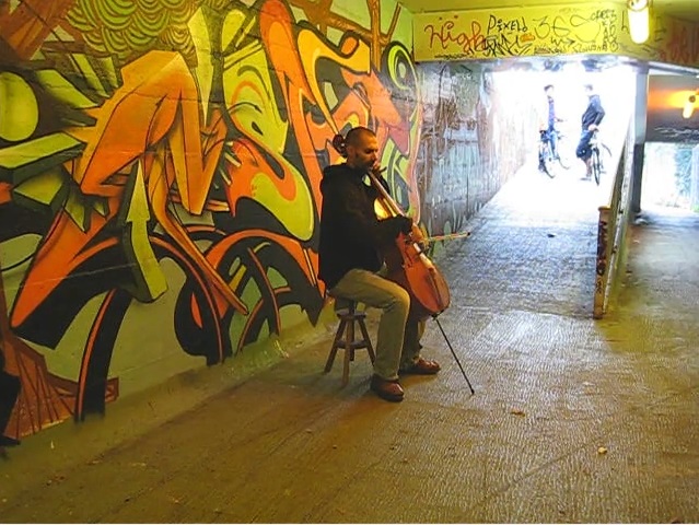 Cello under the bridge - vidéo